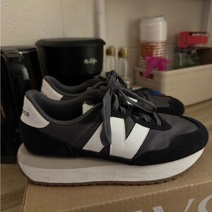 New Balance 237 Sneakers
